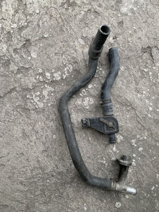 На т -4 Vw стойки задн ляды ,ролики бок двери, пыльник на коробку пере