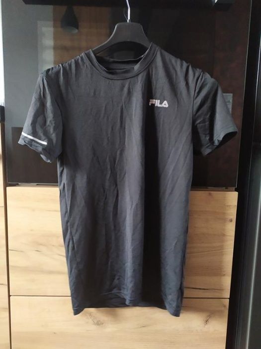 Czarna koszulka sportowa Fila S/M