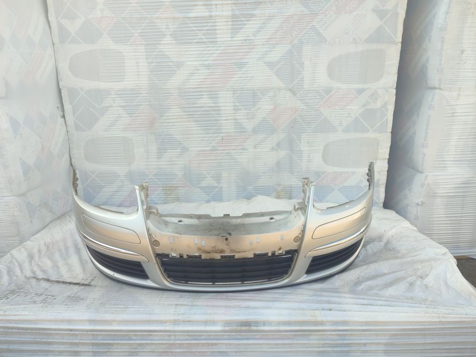 Бампер передній Фольксваген гольф 5 універсал LA7W Volkswagen Golf 5