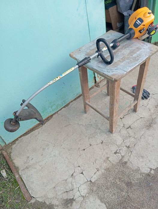 Продам газонокосарку