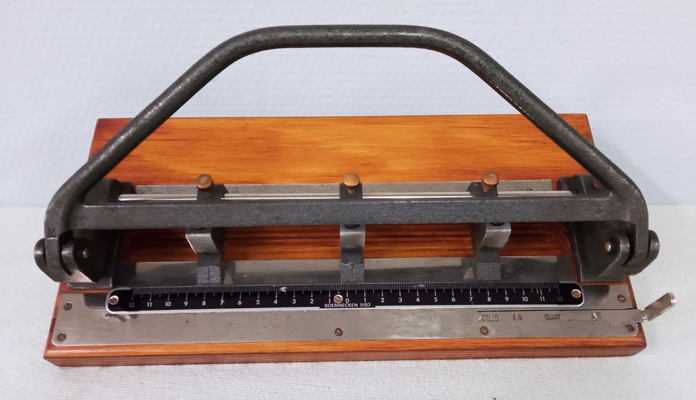 Dziurkacz kancelaryjny Soennecken - antyk