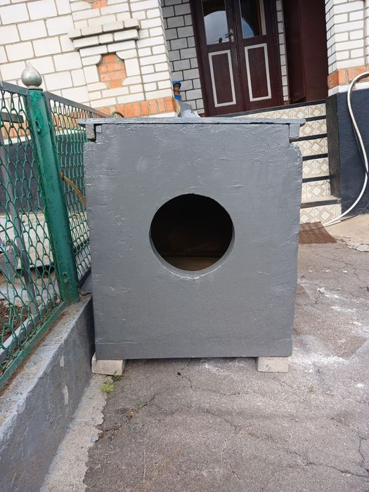 продам утеплену  буду для великої собаки.