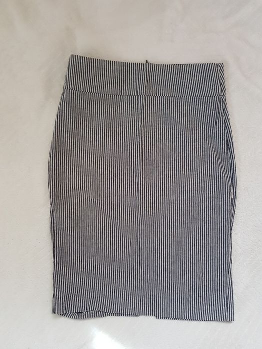 Ołówkowa spódnica midi w rozm. 38(M)