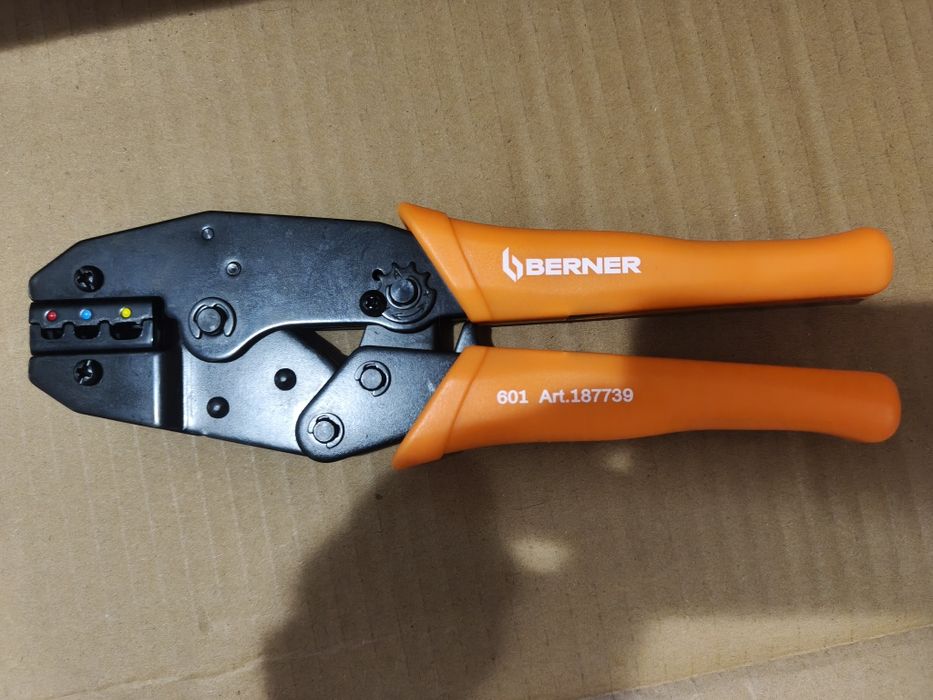 Szczypce do złączy kablowych