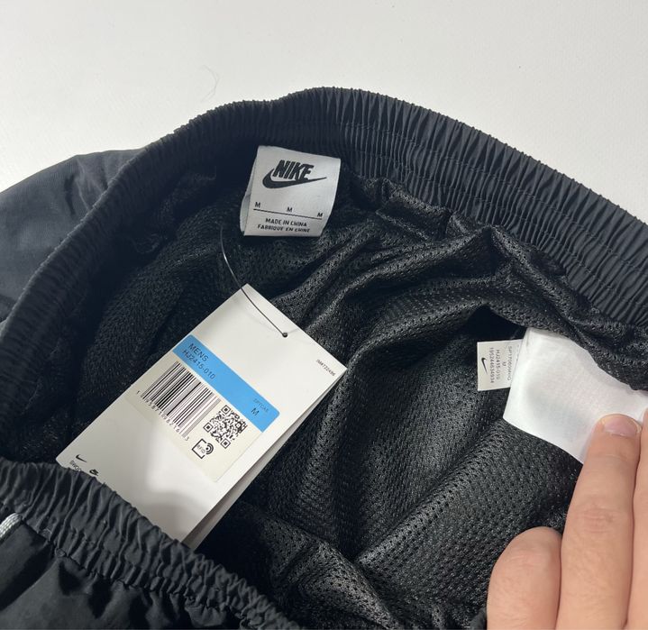 Нейлонові штани Nike