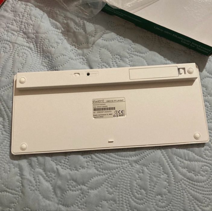 Ultra-slim Teclado Bluetooth - PT layout (QWERTY)