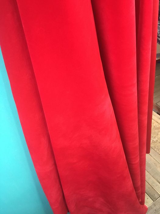 Ткань бархат страстно алий