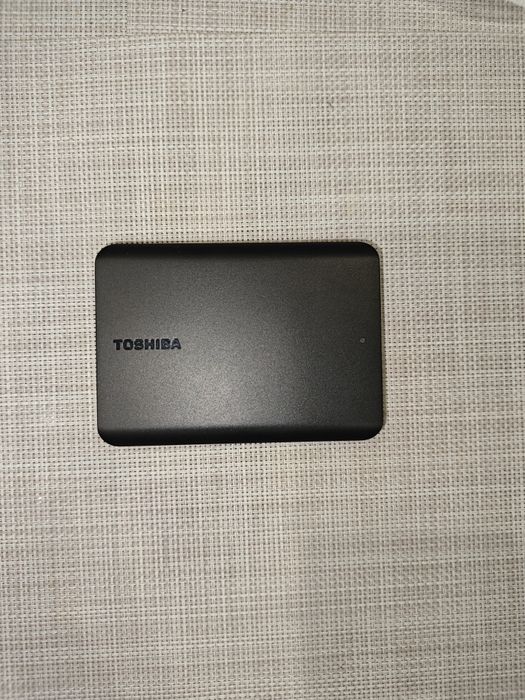 Зовнішній жорсткий диск Toshiba Canvio Basics 1TB (1000 ГБ)