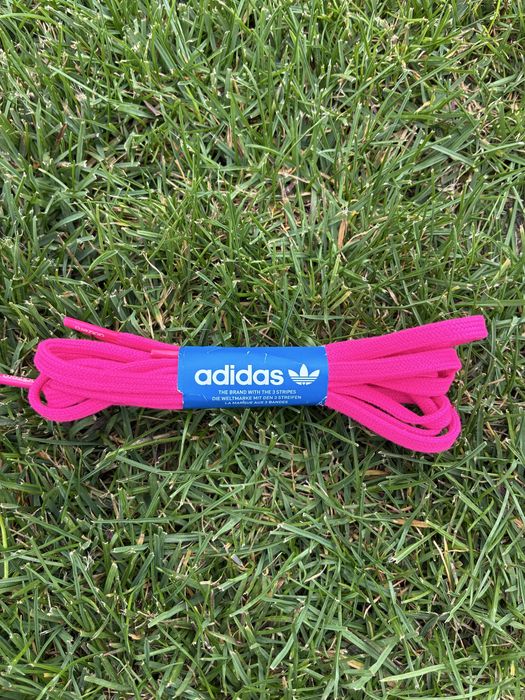 Rozowe snurowki adidas