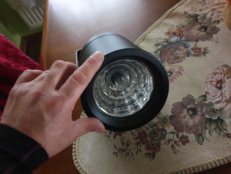 Lampa halogen czarny duży