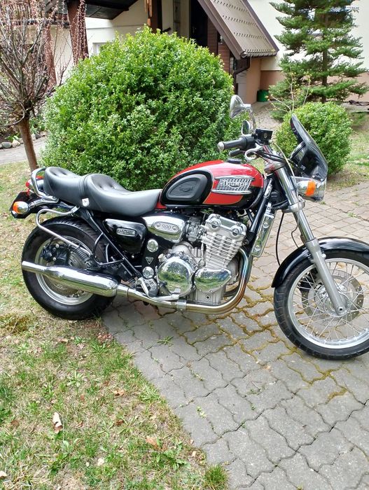Triumph thunderbird 900