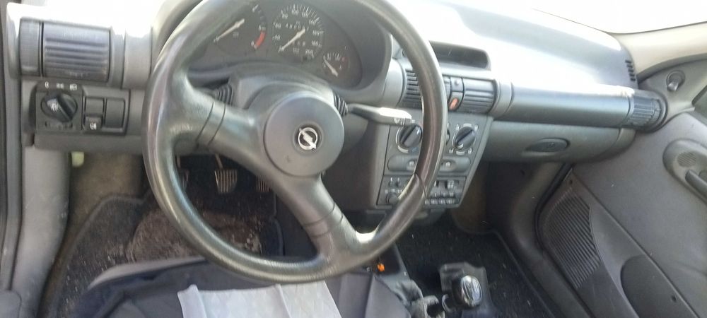 Opel corsa B 1.5TD Para peças