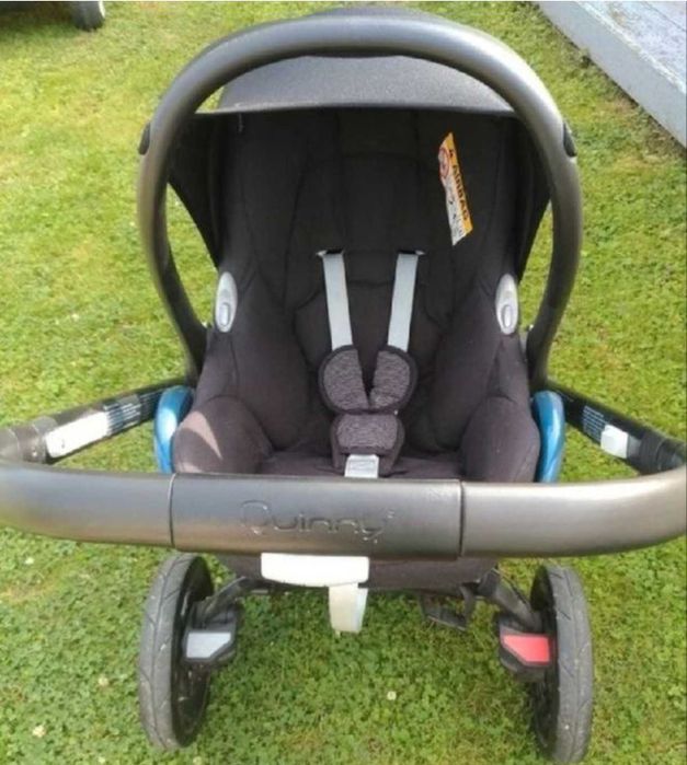 Carrinho Quinny Moodd + Ovo Bébé Confort [Como Novo]