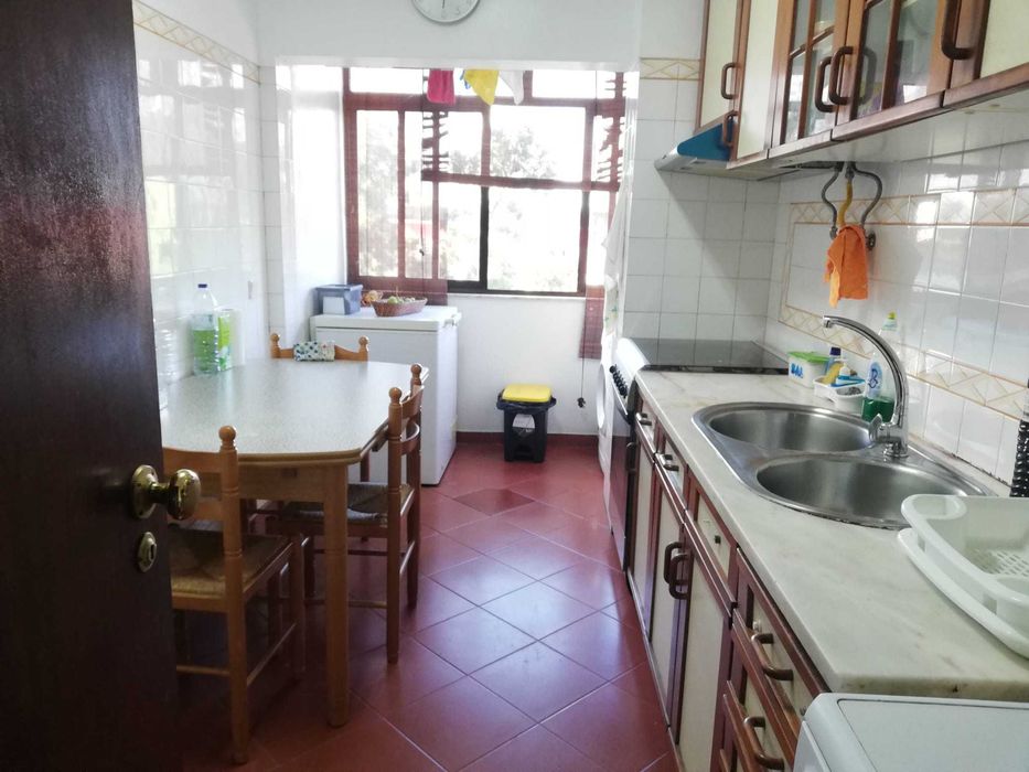 Arrenda-se Quarto Individual em Setúbal (Vale do Cobro)