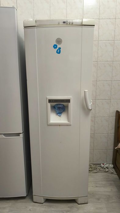 Морозильна камера Electrolux