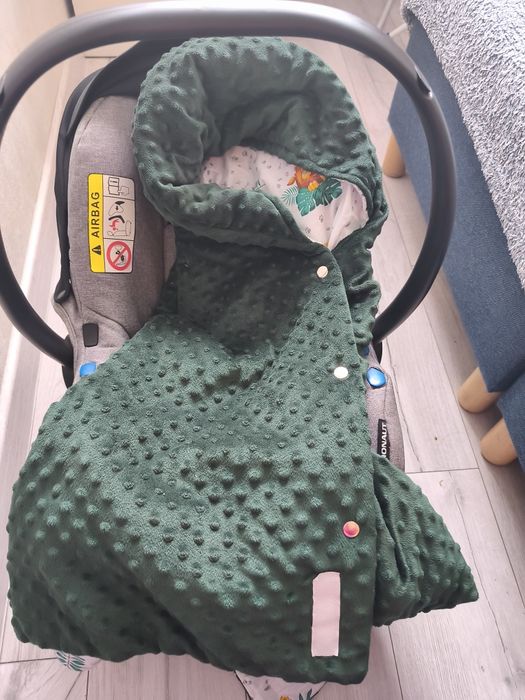 KocykKOCYK OTULACZ z KAPTUREM 2-str do fotelika i wózka