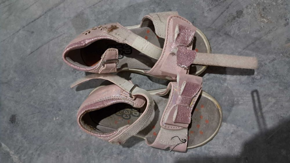 Sapatos 2/3anos varios tamanhos