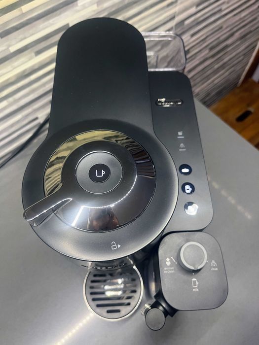 Vertuo Lattissima Matte Black & Glossy DeLonghi com Garantia