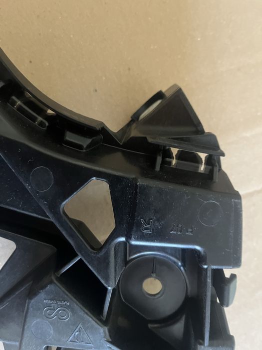 Кронштейн бампера . Porsche Cayenne. 9YO.807.484.E.    9YO.807.406.E