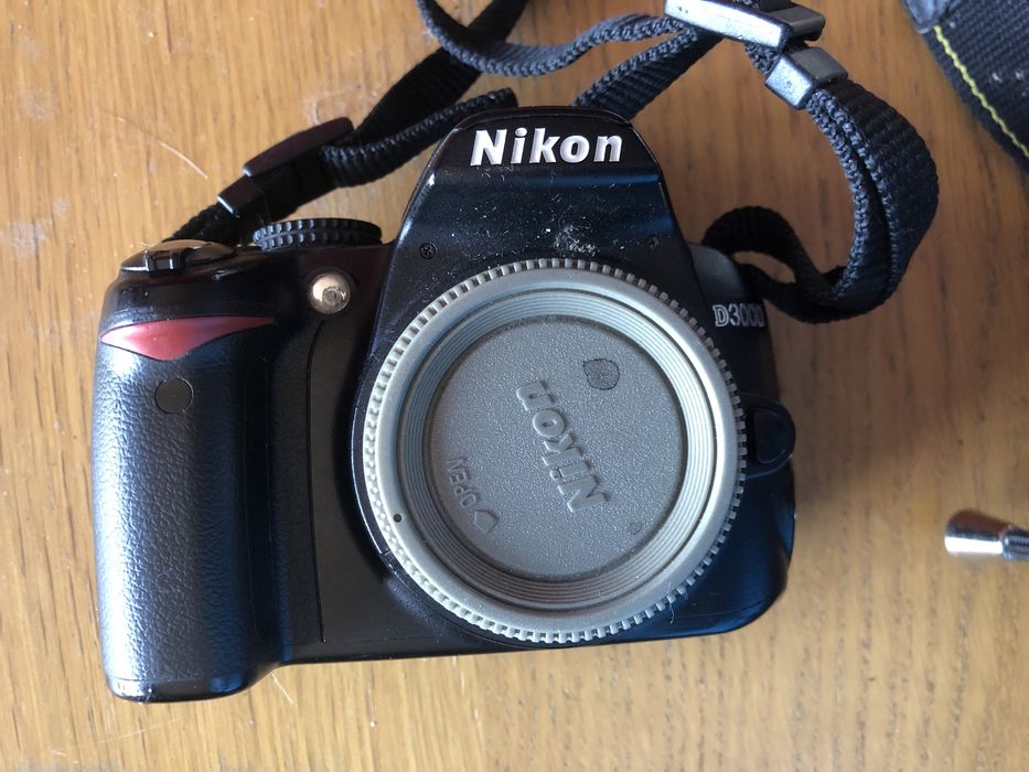 Nikon D3000 funcional reflex