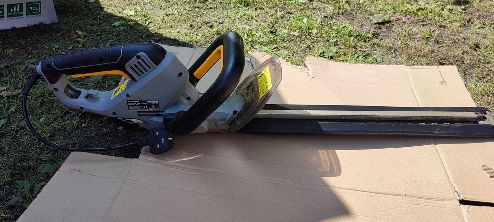 Nożyce do żywopłotu elektryczne Titan TTB823HDC 550W 50 cm