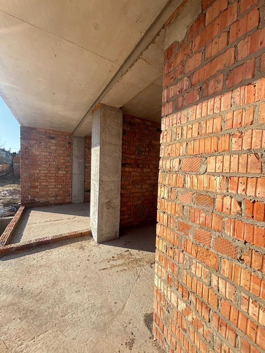 Світла та комфортна 2-кім квартира 54м² на першому поверсі | Брюховичі