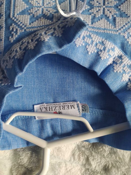 Чоловіча вишиванка блакитно- біла під джинс Зірка Mertzka 50 р