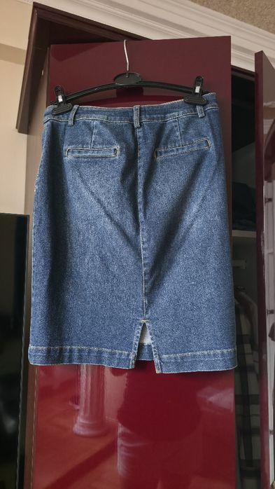 Продам джинсову спідницю Benetton