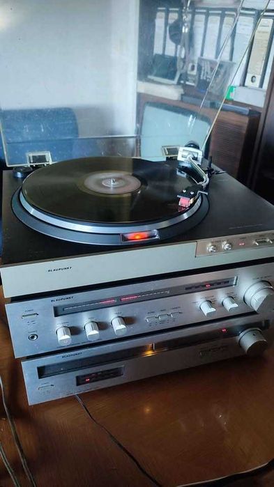 Sistema HiFi Blaupunkt, giradiscos, amplificador
