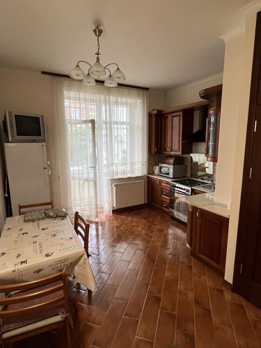 Оренда 1 кімн. Квартири по вул. Єфремова 75