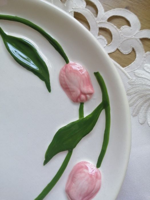 Komplet naczyń. Tulipany, konwalie