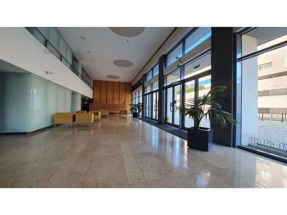 Vende-se Escritório no Edificio Panoramic, Lisboa