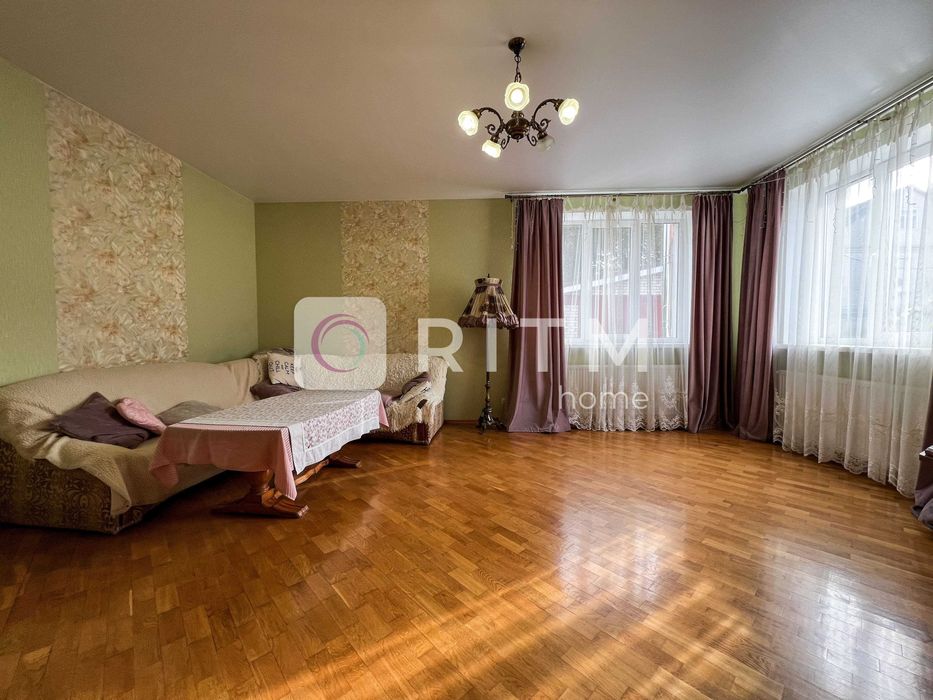 Продаж простoрого будинку з ремонтом у Луцьку!