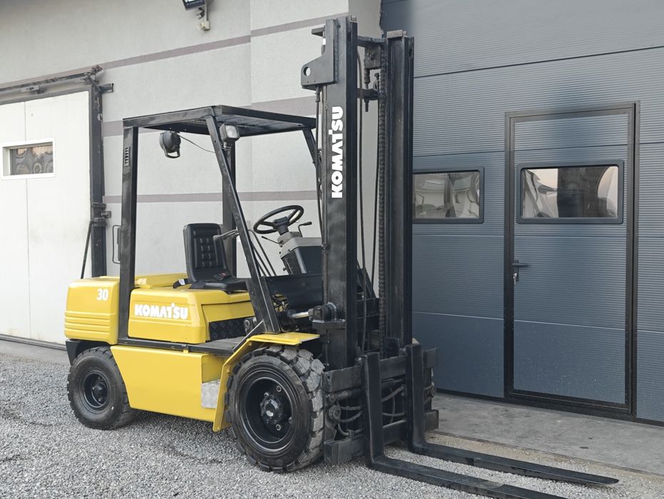 Wózek widłowy Komatsu FD30 3T Diesel Pompowane opony Przesuw Boczny