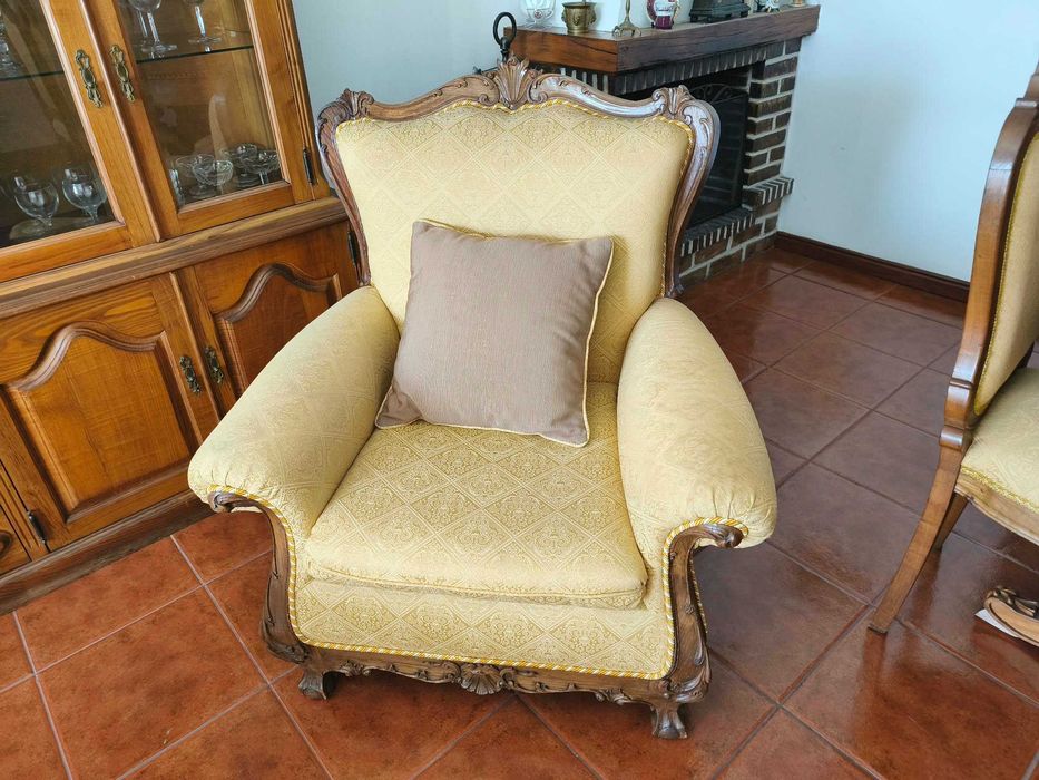 Mobilia de sala com sofás