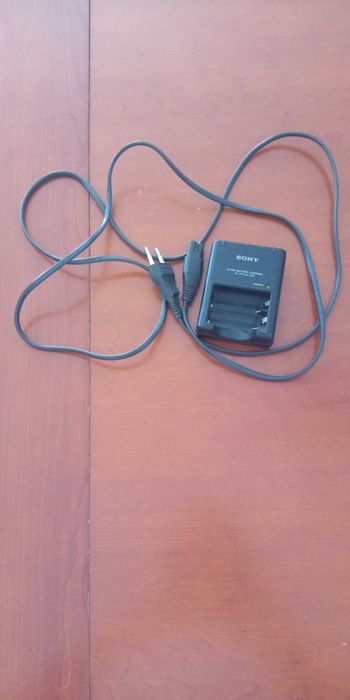 Carregador de Pilhas Sony–Potência e Confiabilidade!PORTES INCLUIDOS