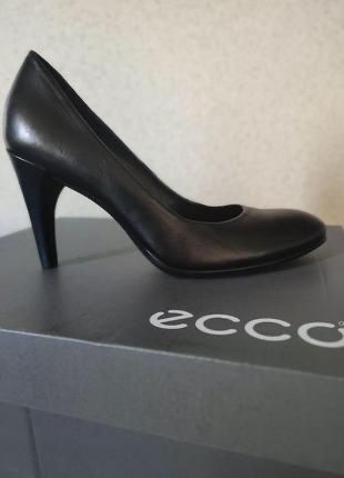 Класичні туфлі ecco жіночі