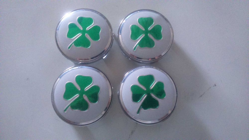 Emblemas Alfa Romeo Trevos Quadrifoglio Verde e centros de jante