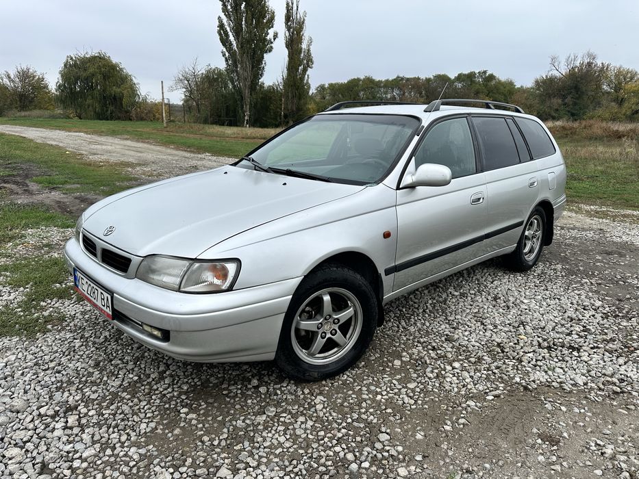 Toyota carina e 1.8
