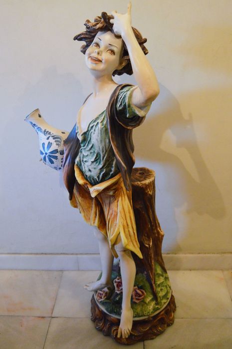 Figura de Porcelana Antiga de Grandes Dimensões.