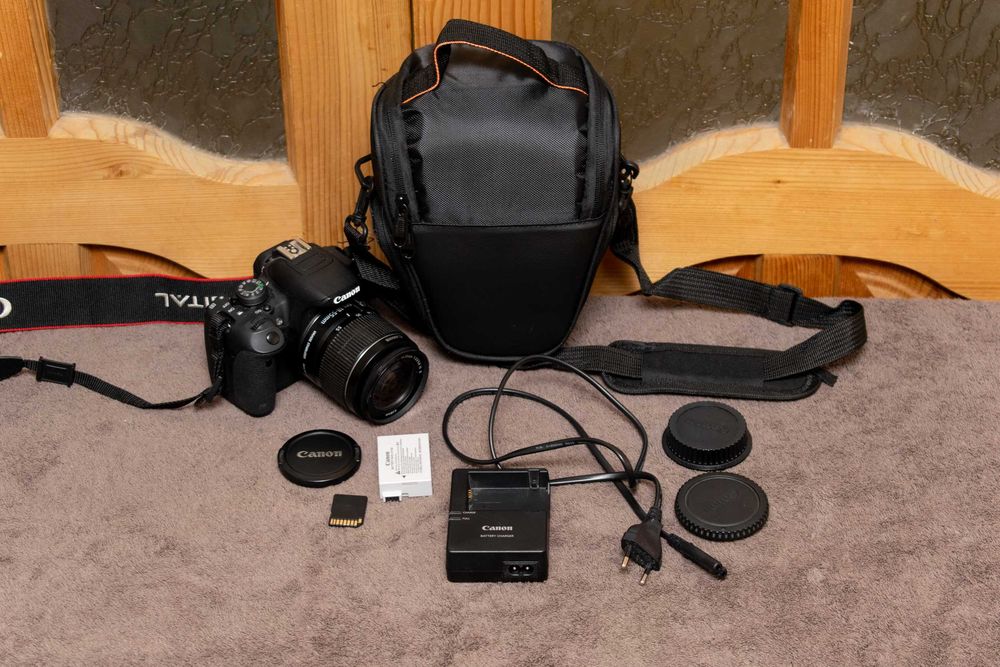 Canon EOS 700D - Дзеркальний фотоапарат +об’єктив +сумка +карточка