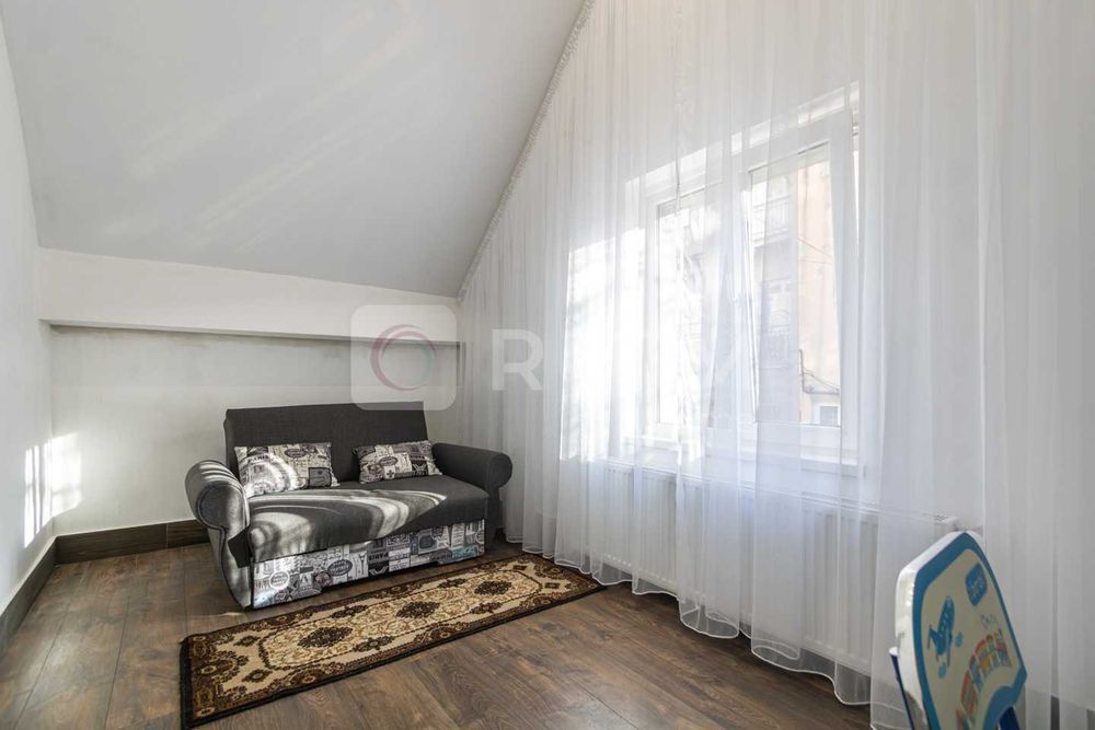 Оренда стильного напівособняка в самому центрі міста