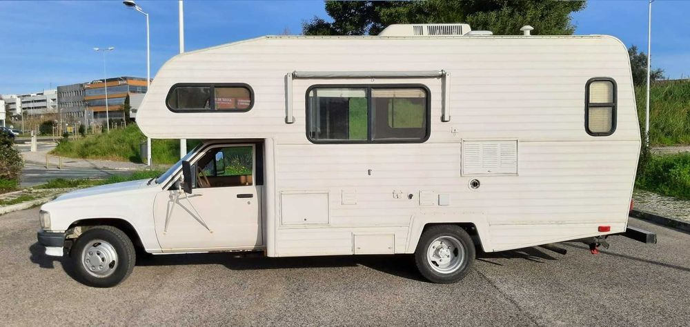 Toyota Truck Hilux – Pickup / Autocaravana americana CLasse 1