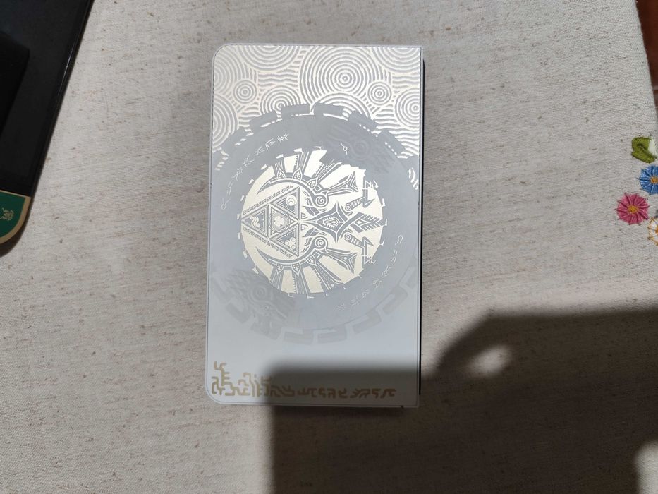 Nintendo Switch OLED Zelda: Tears of the Kingdom Edition