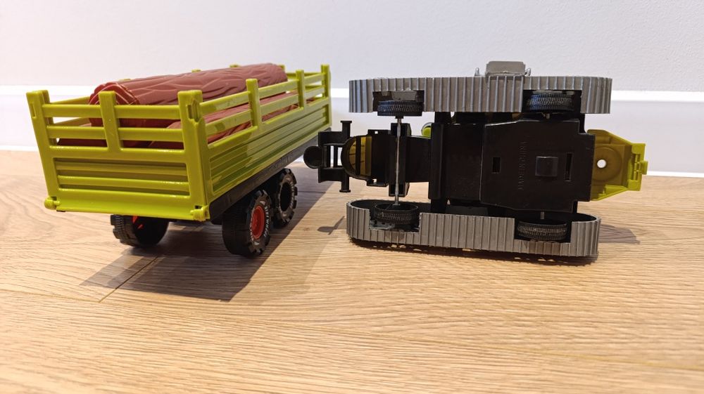 Трактор з причіпом інерційний