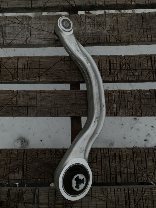 Tesla model y 2021 передний нижний левый правый рычаг банан оригинал