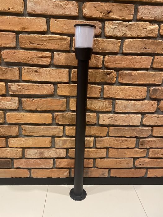 Solarna lamoa ogrodowa