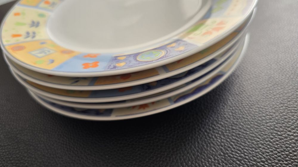 Conjunto pratos sobremesa em bom estado