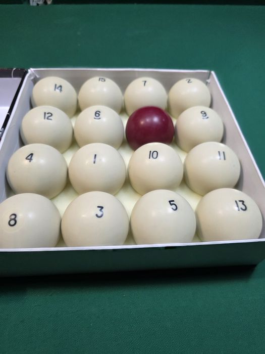 Шари більярдні для гри у більярд