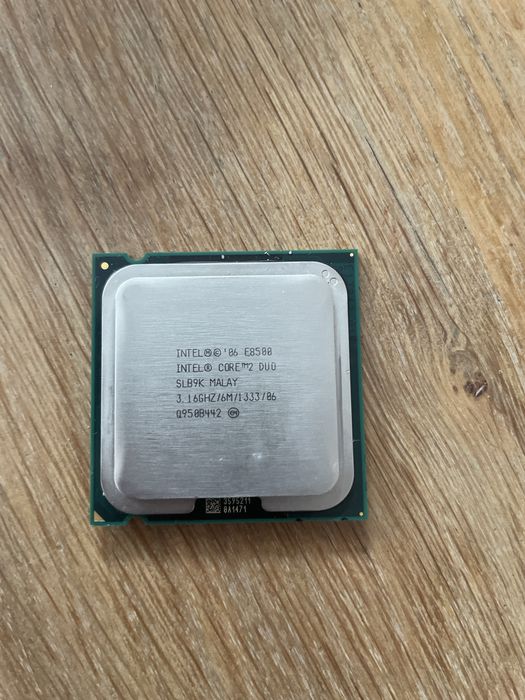 Procesor Intel Core 2 Duo E8400 + chłodzenie LGA775 sprawne